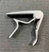 Cargar imagen en el visor de la galería, Guitar Capo
